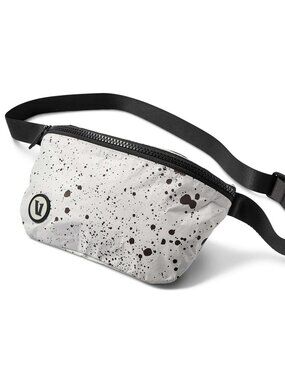 Vuori ALOHA Mini Hip Pack Fanny Crossbody Charcoal Splatter NWOT
